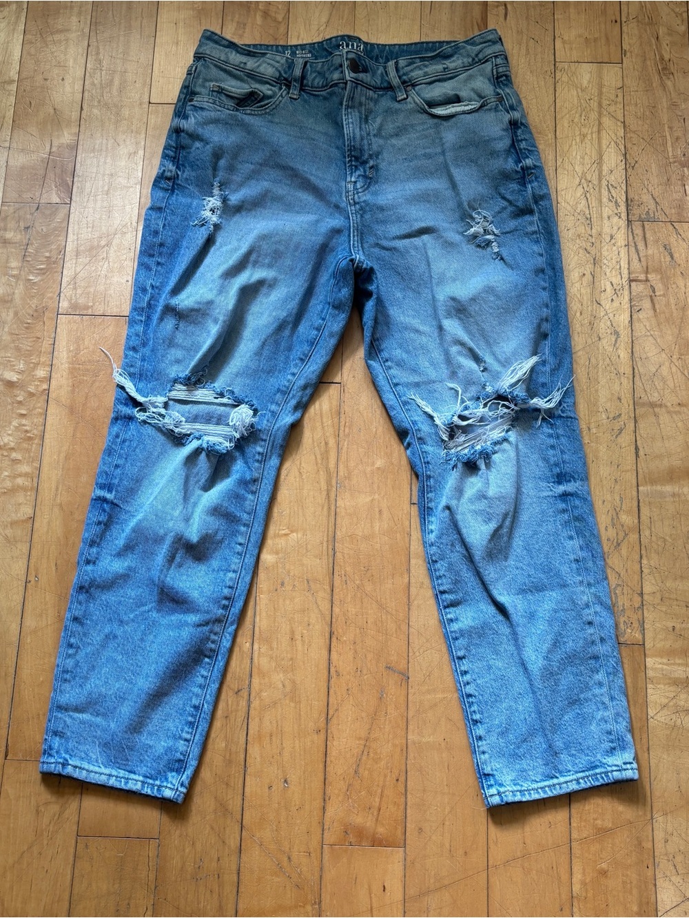 a.n.a Mid-Rise Boyfriend Jeans in Light Blue - size 12